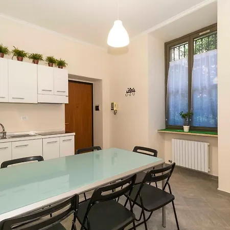 Отель Boucheron Near Piazza Statuto! Турин