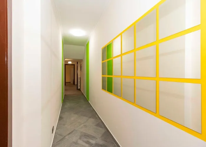 Boucheron Near Piazza Statuto! * Torino