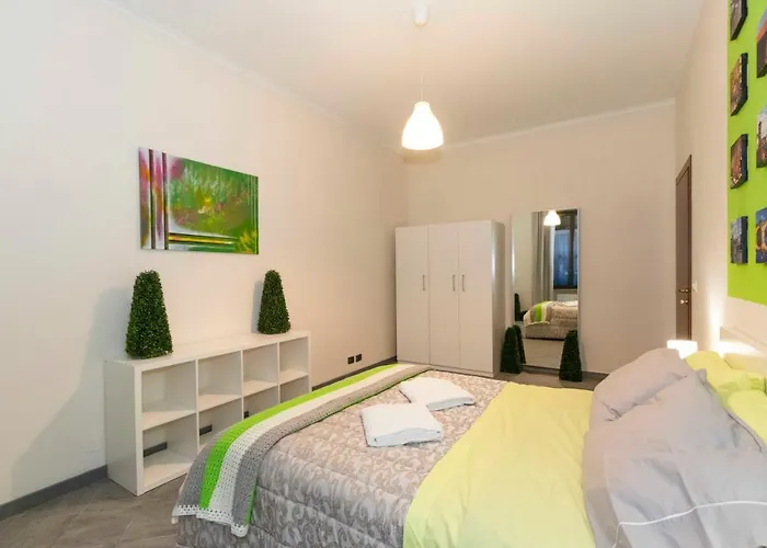 Boucheron Near Piazza Statuto! * Torino