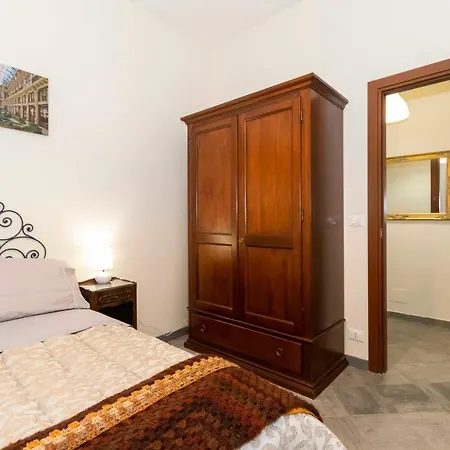 Boucheron Near Piazza Statuto! * 토리노