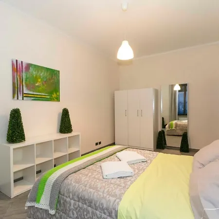 Boucheron Near Piazza Statuto! * 토리노