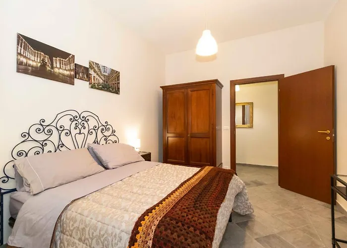 Boucheron Near Piazza Statuto! Hotel